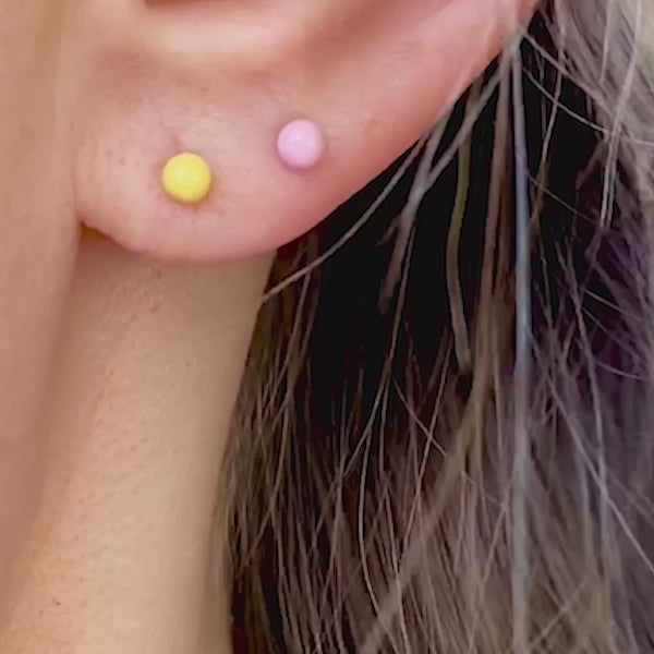 LULU Copenhagen Color Ball earring 1 pcs Ear stud, 1 pcs Green - Video preview