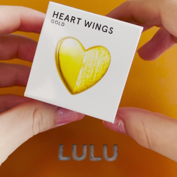 LULU Copenhagen Heart Wings earring 1 pcs Ear stud, 1 pcs Gold plated - Video preview