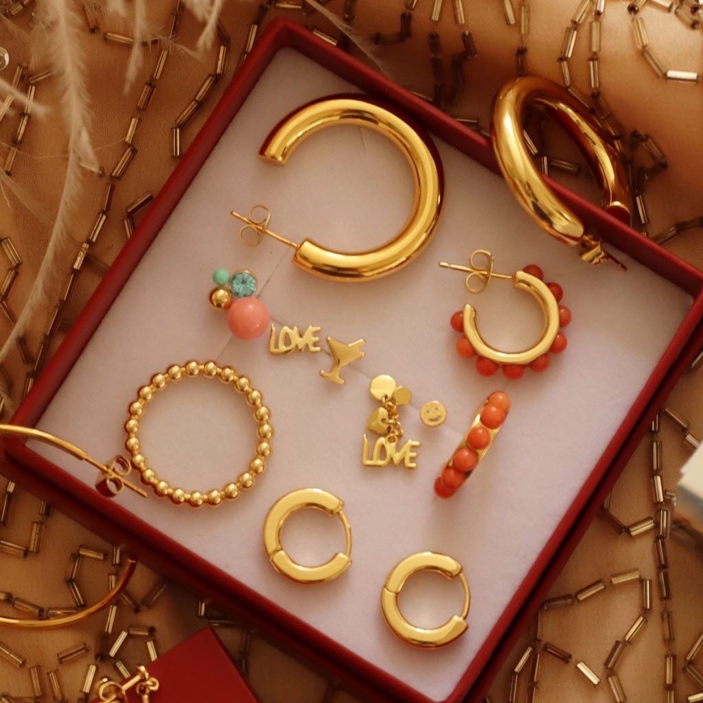 LULU Copenhagen Non Hoops Chunky Medium pair Hoops Gold plated