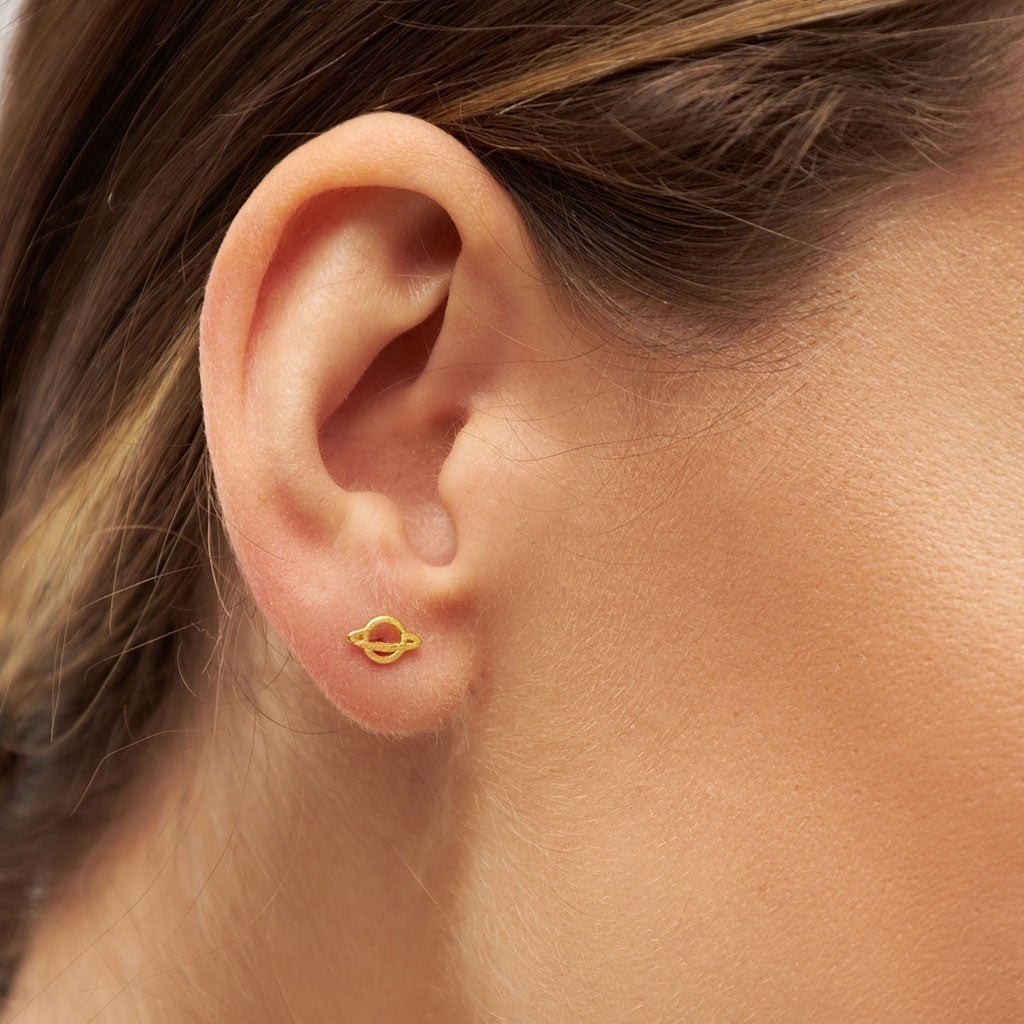 LULU Copenhagen Saturn earring 1 pcs Ear stud, 1 pcs Gold plated